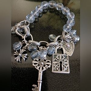 Trinket Stretch Bracelet, Lt Blue colored beads, 7-8 inch stretch